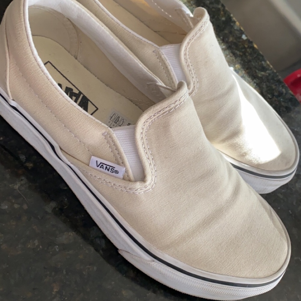 Cream/white classic vans size 7 in women’s